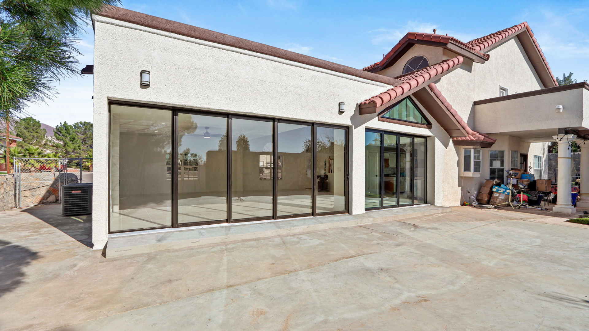 Home exterior stucco paiting in el paso
